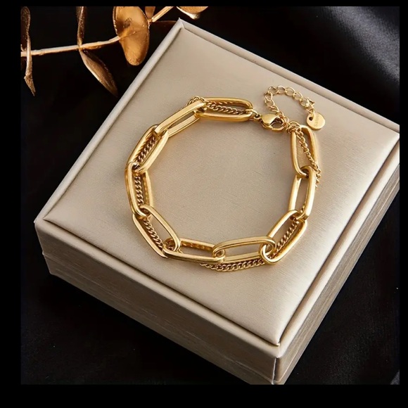 Jewelry - 18k gold plated stainless steel chain link bracelet